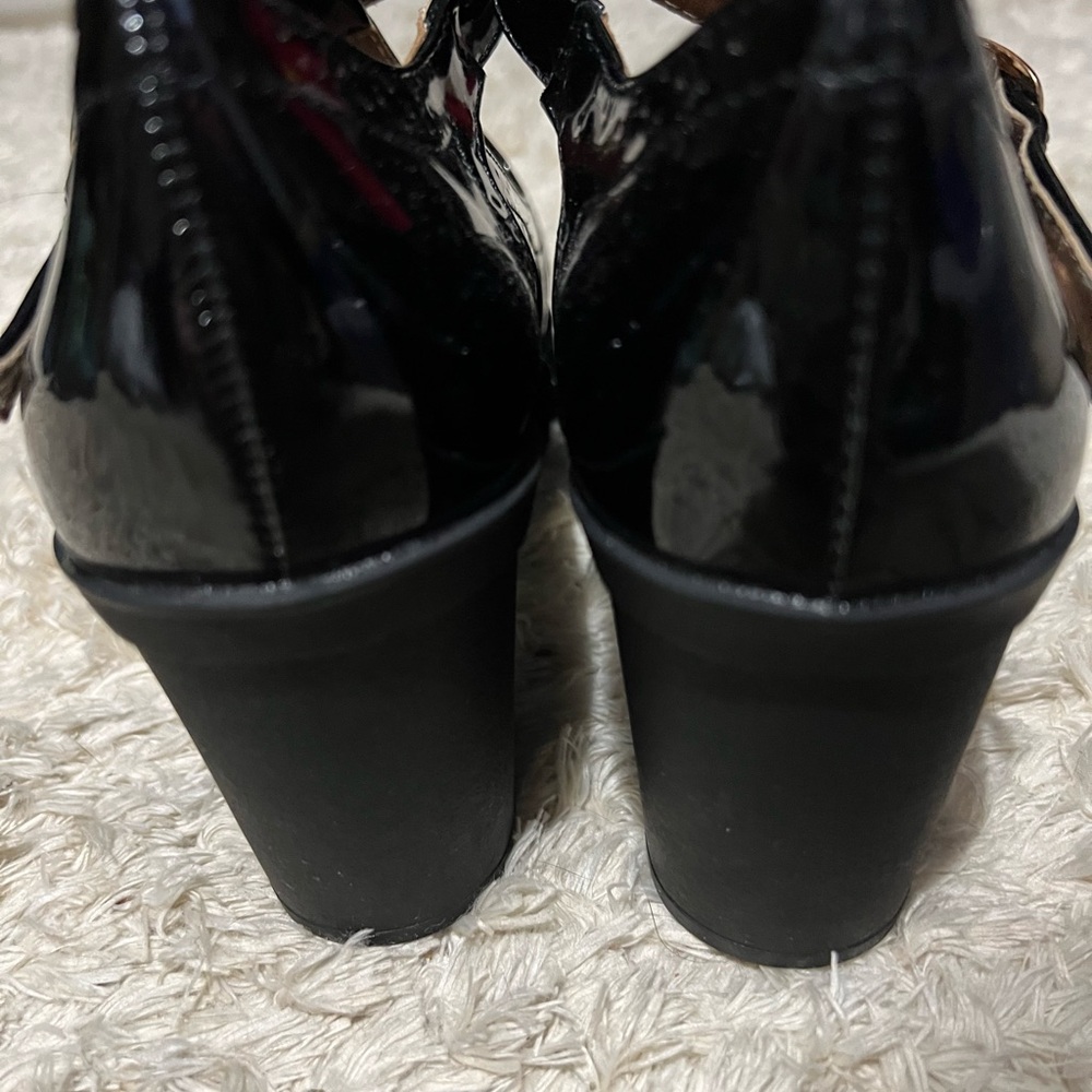 Black Heels with T-Strap Design Vintage Style - Picture 2 of 3